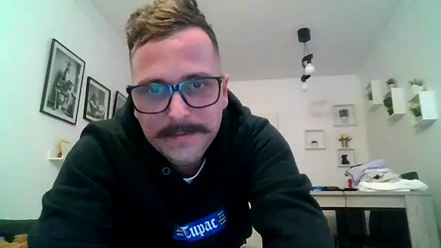 yanick931 online show from April 2026 11:00:01 PM