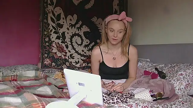 graciebellex online show from April 2026 10:31:01 AM