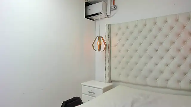 JEAN LEWIS2 online show from April 2026 08:14:02 PM