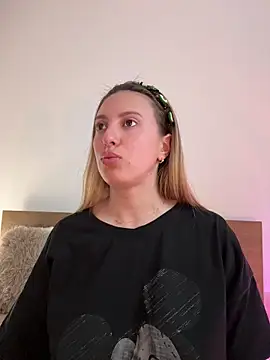 EvaRyen  online show from April 2026 03:26:01 PM