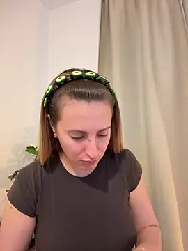 EvaRyen  online show from May 2026 04:47:02 PM