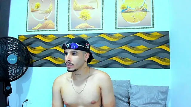 Leon Hotx online show from May 2026 07:33:01 PM