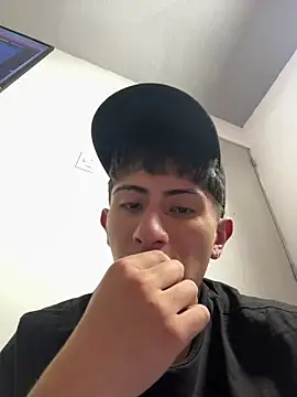 Snapshot of AndyJustgame_ chatting on June 2026 10:14:02 PM AndyJustgame online show from June 2026 10:14:02 PM