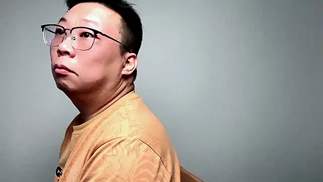 shentong0312 online show from March 2026 05:18:01 PM