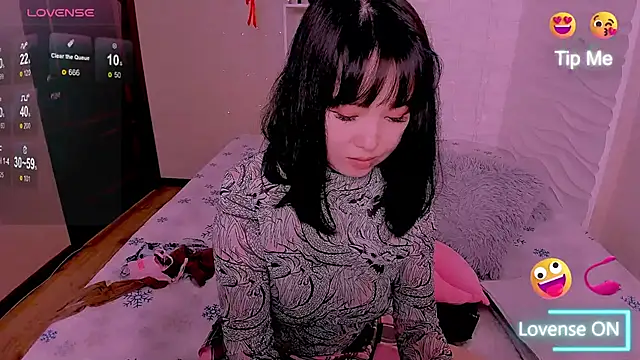 Akiko Yun online show from April 2026 11:47:01 AM