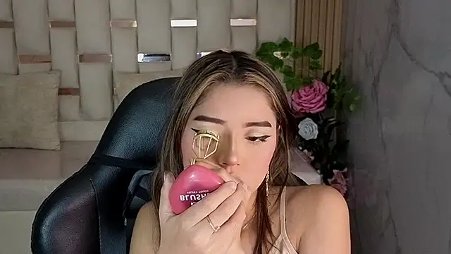 veronicaa s online show from May 2026 07:56:02 PM