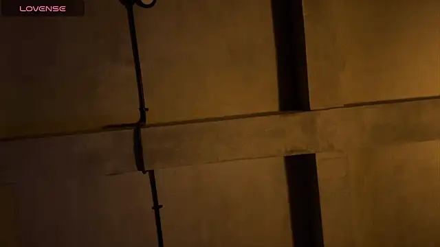 Snapshot of Battyredhair chatting on April 2026 12:02:01 PM Battyredhair online show from April 2026 12:02:01 PM