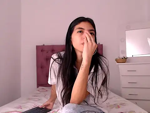 Sweet Scarlett  online show from April 2026 01:44:02 PM