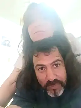 Snapshot of Couple4039 chatting on March 2026 06:09:01 AM Couple4039 online show from March 2026 06:09:01 AM