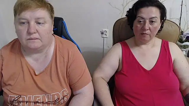 Snapshot of Lindy-Jeanie chatting on June 2026 08:33:01 PM Lindy-Jeanie online show from June 2026 08:33:01 PM