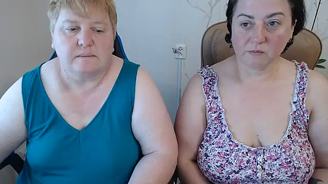 Snapshot of Lindy-Jeanie chatting on July 2026 04:44:01 PM Lindy-Jeanie online show from July 2026 04:44:01 PM