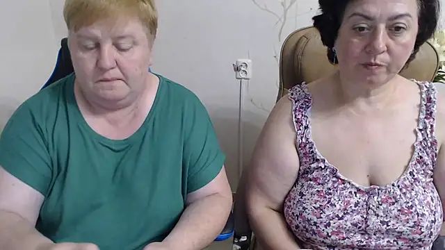 Snapshot of Lindy-Jeanie chatting on July 2026 08:35:01 PM Lindy-Jeanie online show from July 2026 08:35:01 PM