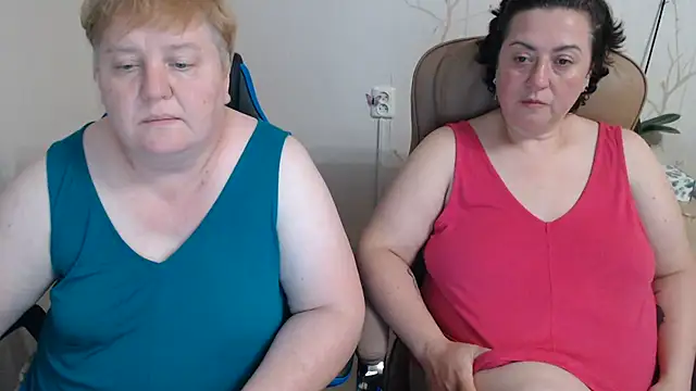 Snapshot of Lindy-Jeanie chatting on July 2026 06:46:02 PM Lindy-Jeanie online show from July 2026 06:46:02 PM