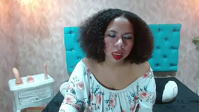 KeniaLovex online show from May 2026 11:43:01 PM