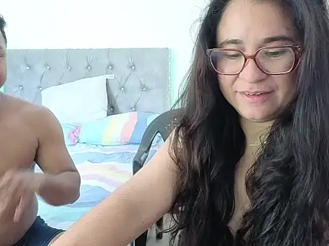 estrellajunior online show from May 2026 02:03:02 PM