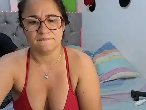estrellajunior online show from June 2026 02:14:01 AM