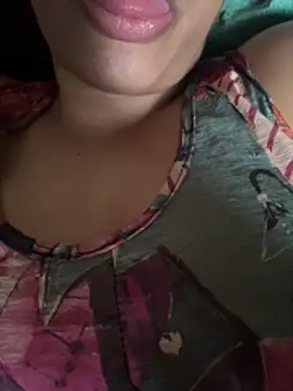 Snapshot of Snowygirl11 chatting on April 2026 08:03:01 AM Snowygirl11 online show from April 2026 08:03:01 AM