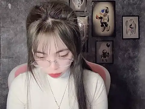 Snapshot of Suzuka99 chatting on March 2026 08:32:02 AM Suzuka99 online show from March 2026 08:32:02 AM