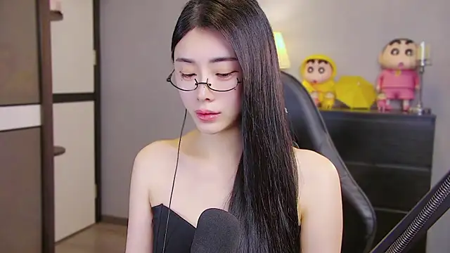 XiaoYuBao- online show from April 2026 03:53:01 AM