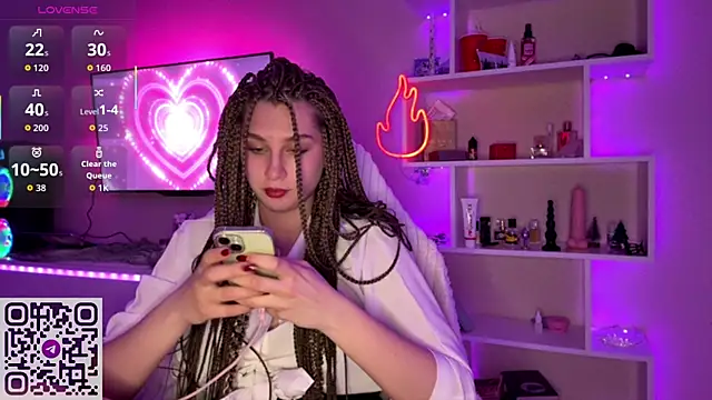 Olivia 132 online show from April 2026 08:06:01 PM