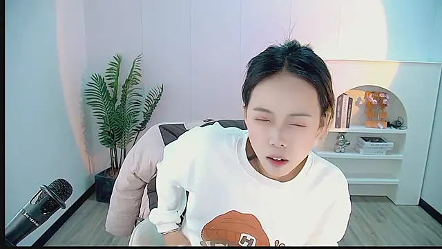 zhoulan-bb online show from April 2026 02:15:01 AM