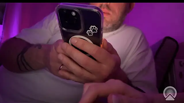 garnet hornet online show from March 2026 09:08:01 PM