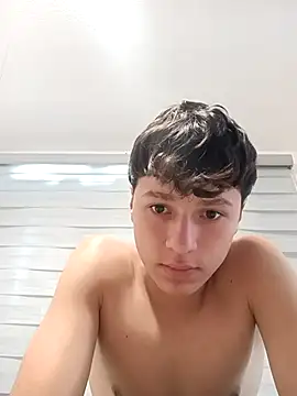 Snapshot of fercho_steel_twink chatting on April 2026 05:14:02 PM fercho steel twink online show from April 2026 05:14:02 PM