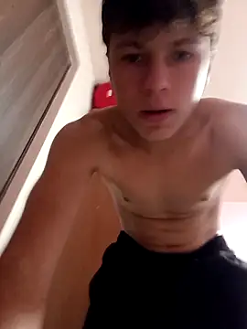 Snapshot of fercho_steel_twink chatting on April 2026 10:09:02 PM fercho steel twink online show from April 2026 10:09:02 PM