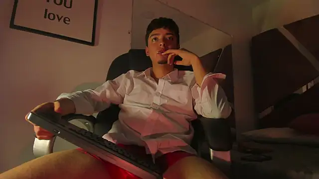 Snapshot of Noah_DeLuca_ chatting on March 2026 07:19:02 PM Noah DeLuca online show from March 2026 07:19:02 PM