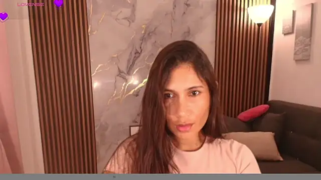 Snapshot of LucyBecker chatting on April 2026 10:37:02 PM LucyBecker online show from April 2026 10:37:02 PM