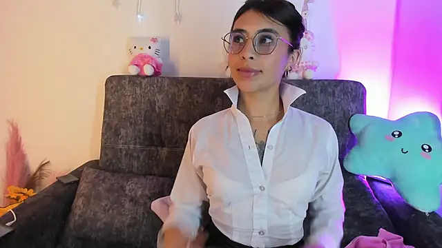 Snapshot of Macarena26 chatting on March 2026 12:52:01 PM Macarena26 online show from March 2026 12:52:01 PM