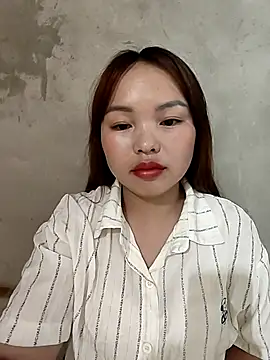 Mina xYx online show from April 2026 02:00:02 AM