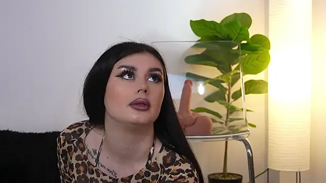 ItsKendra online show from April 2026 12:39:01 PM