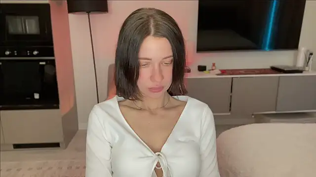 Nicolekira online show from April 2026 08:15:01 PM