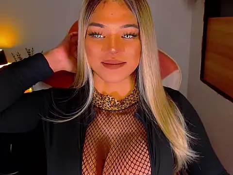 Snapshot of Zandralopez chatting on March 2026 03:17:01 AM Zandralopez online show from March 2026 03:17:01 AM