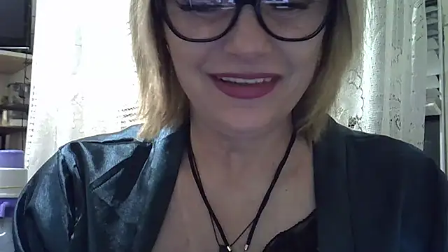 Lia Rayss online show from April 2026 08:22:02 PM