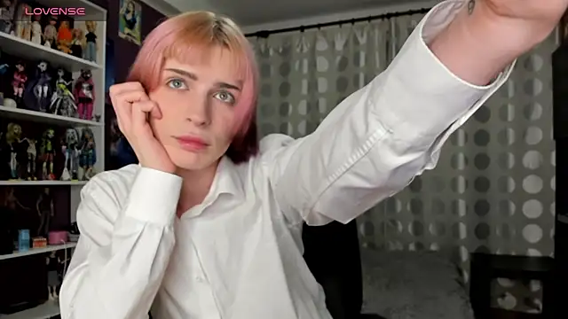 sweet peach    online show from April 2026 08:03:02 PM