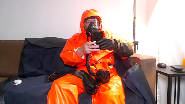 latexslaveboy online show from June 2026 08:00:02 PM