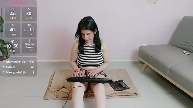 Snapshot of Zara_Fire chatting on May 2026 09:20:01 PM Zara Fire online show from May 2026 09:20:01 PM