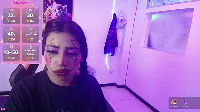 AryahMoonn online show from April 2026 03:22:01 AM