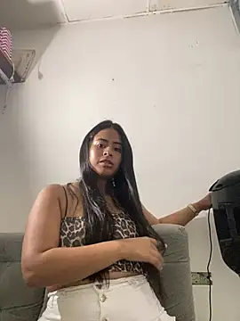 Snapshot of lucirganaxxx chatting on March 2026 02:04:01 AM lucirganaxxx online show from March 2026 02:04:01 AM