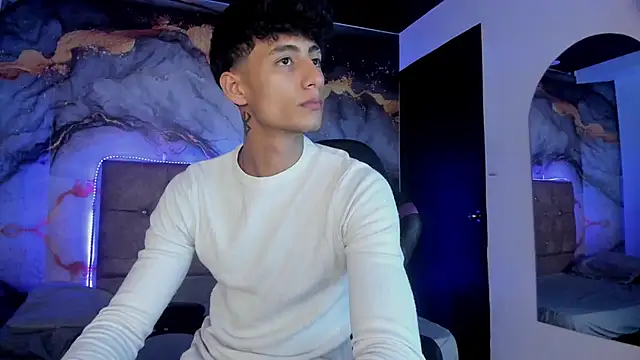 MaxiimoRomano  online show from May 2026 01:27:01 PM