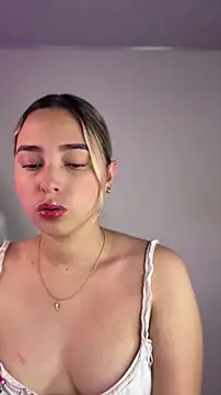 Snapshot of irispink_ chatting on March 2026 09:29:01 PM irispink online show from March 2026 09:29:01 PM