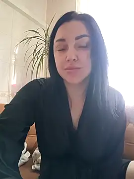 Elsie-Nora online show from March 2026 10:04:02 AM