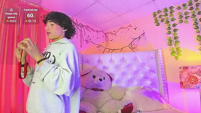 santy fox online show from April 2026 12:36:01 PM