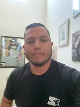 HOTB0Y18 online show from May 2026 01:54:02 AM
