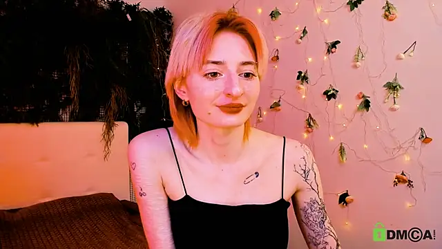 Kira  Cutie online show from May 2026 11:45:02 PM
