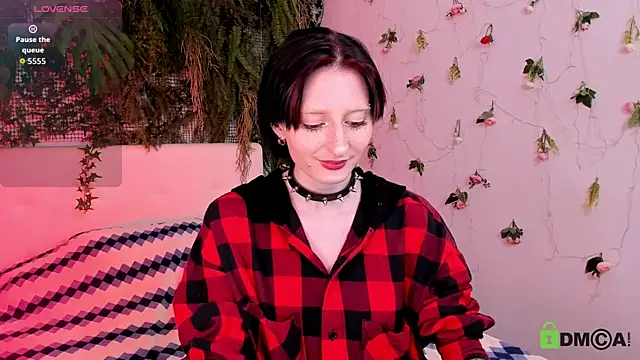 Kira  Cutie online show from June 2026 08:18:01 PM