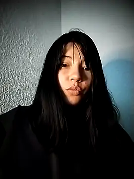 Moon Thompson online show from April 2026 06:50:01 PM