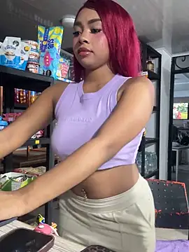 Snapshot of Kloe_rousse01 chatting on June 2026 01:17:01 AM Kloe rousse01 online show from June 2026 01:17:01 AM